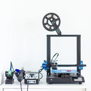 Stampante 3D, parte delle attrezzature presente nei laboratori scolastici